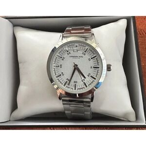 London Fog unisex Inverness bracelet Silver Tone Watch with White Dial